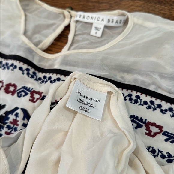 Veronica Beard Tobie Boho Silk White Blouse with Red and Blue Embroidery Size 6 - Picture 3 of 11
